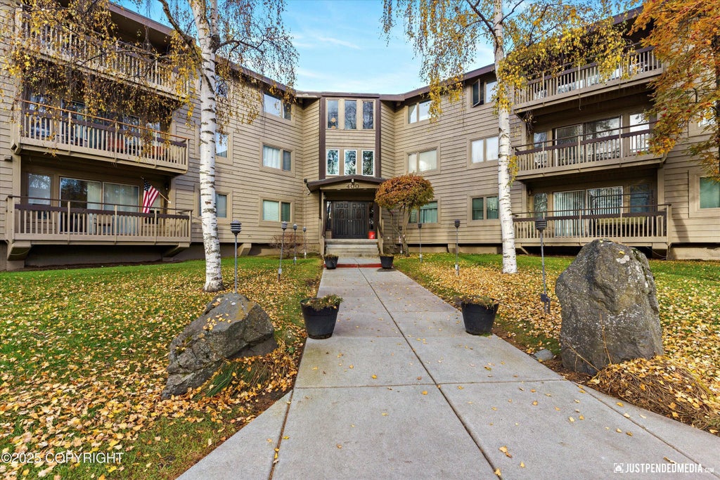 400 W 76th Avenue #111, Anchorage