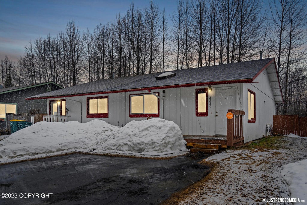 3220 Travis Lane, Anchorage