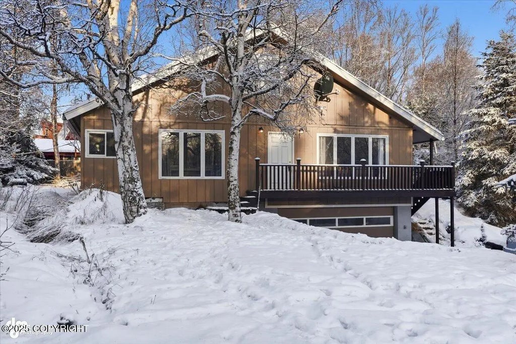 3225 De Armoun Road, Anchorage