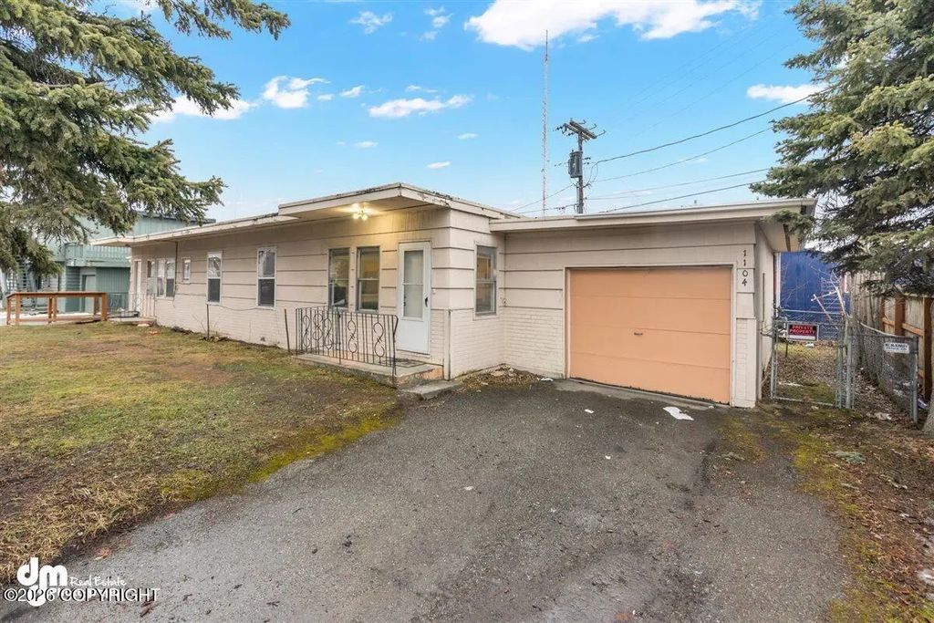 1102 W 29th Place, Anchorage