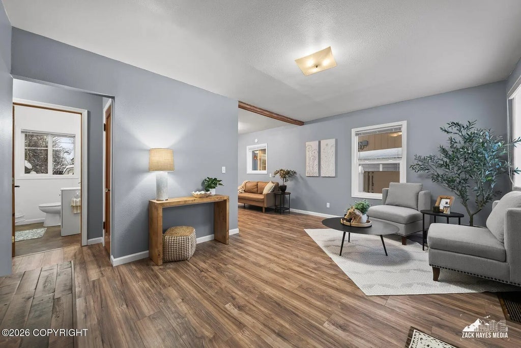 365 Pine Street, Anchorage