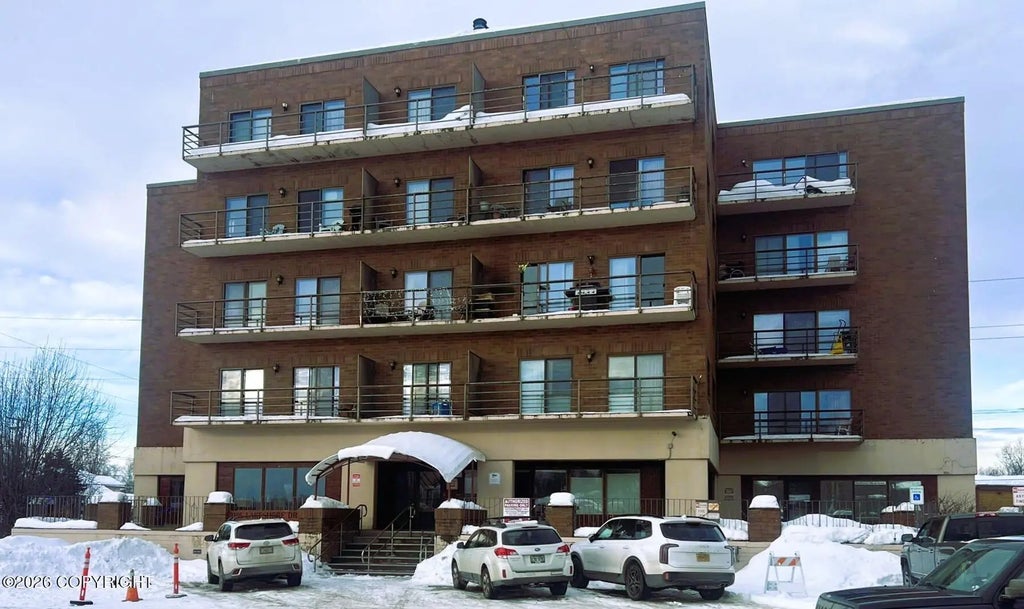 3105 Lakeshore Drive #406-2, Anchorage