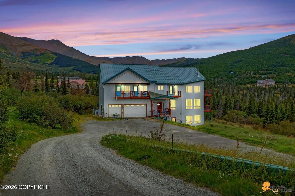 16528 Kings Way Drive, Anchorage