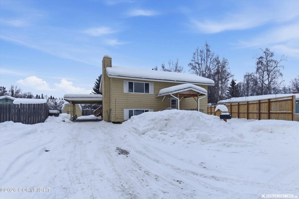 3215 E 18th Circle, Anchorage