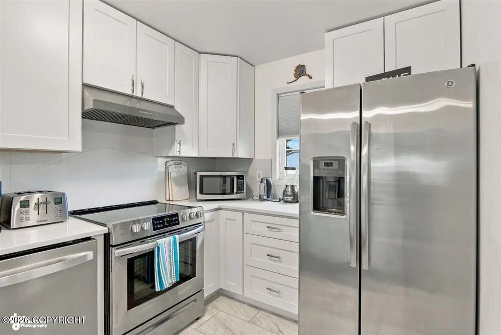 10057 Thimble Berry Drive, Anchorage