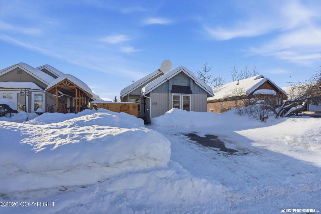 10330 Arborvitae Drive, Anchorage