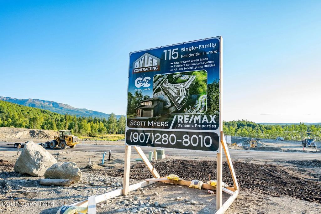 L2 Paris Way, Eagle River