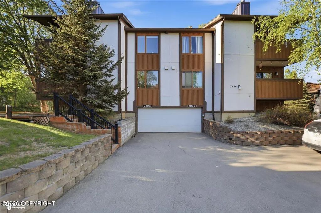 7436 Foxridge Way #4a, Anchorage