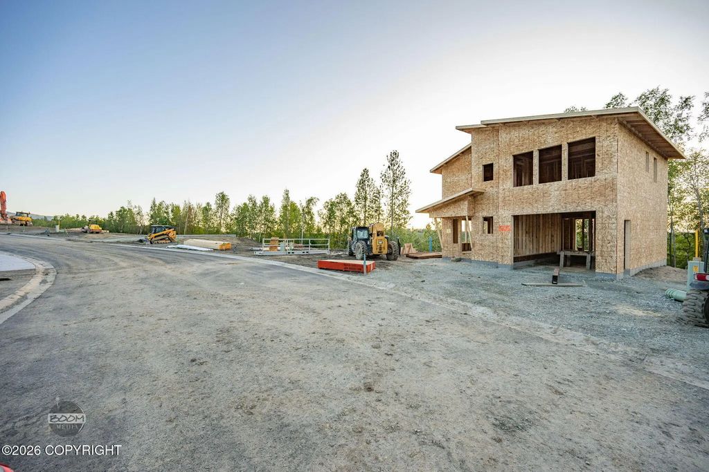 L1 Paris Way, Eagle River