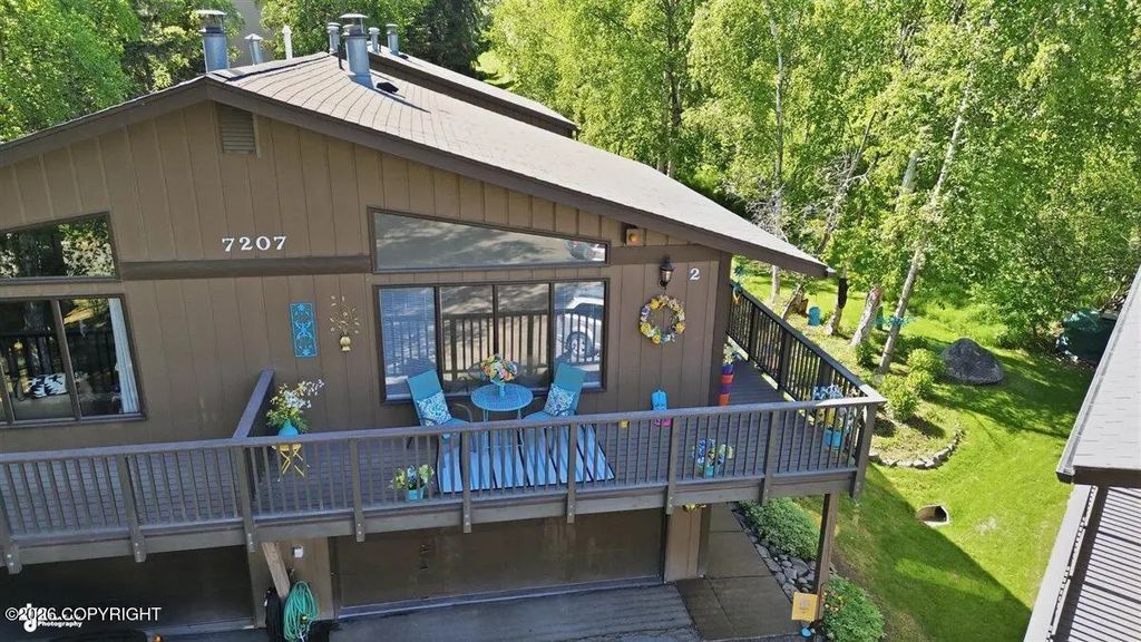 7207 Foxridge Circle #d-4, Anchorage