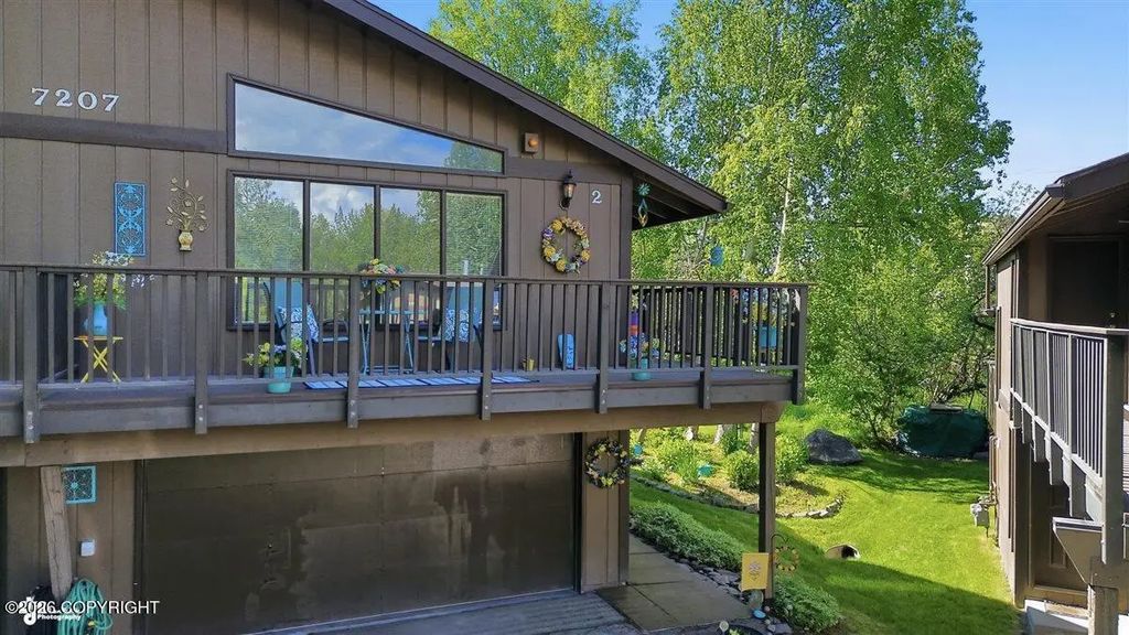 7207 Foxridge Circle #d-4, Anchorage