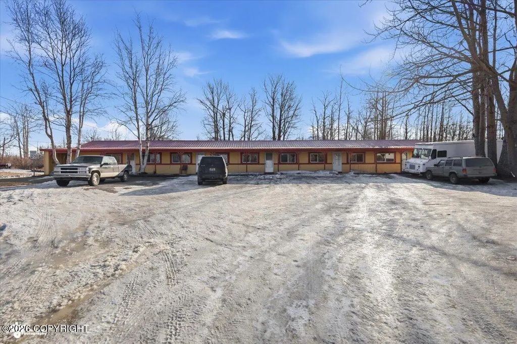 375 N Valley Way, Palmer