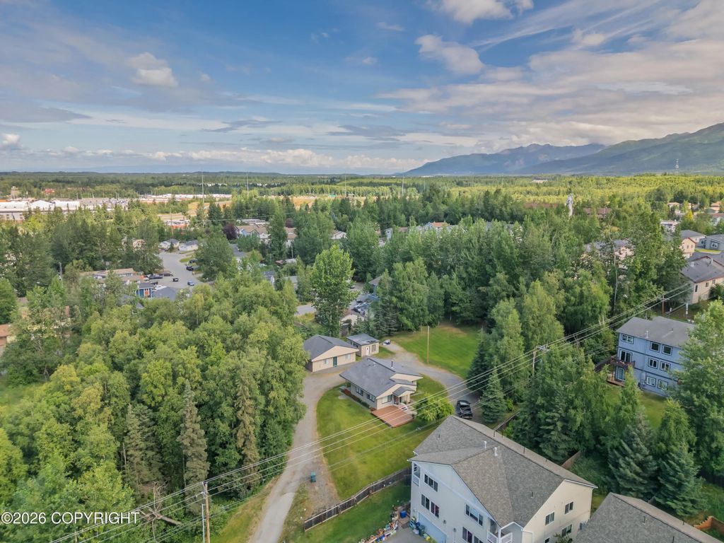 221 Creekside Street, Anchorage