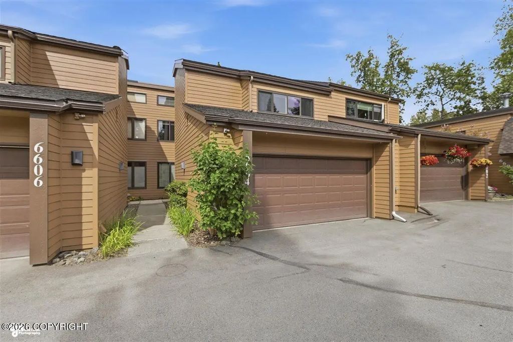 6604 Lakeway Drive, Anchorage