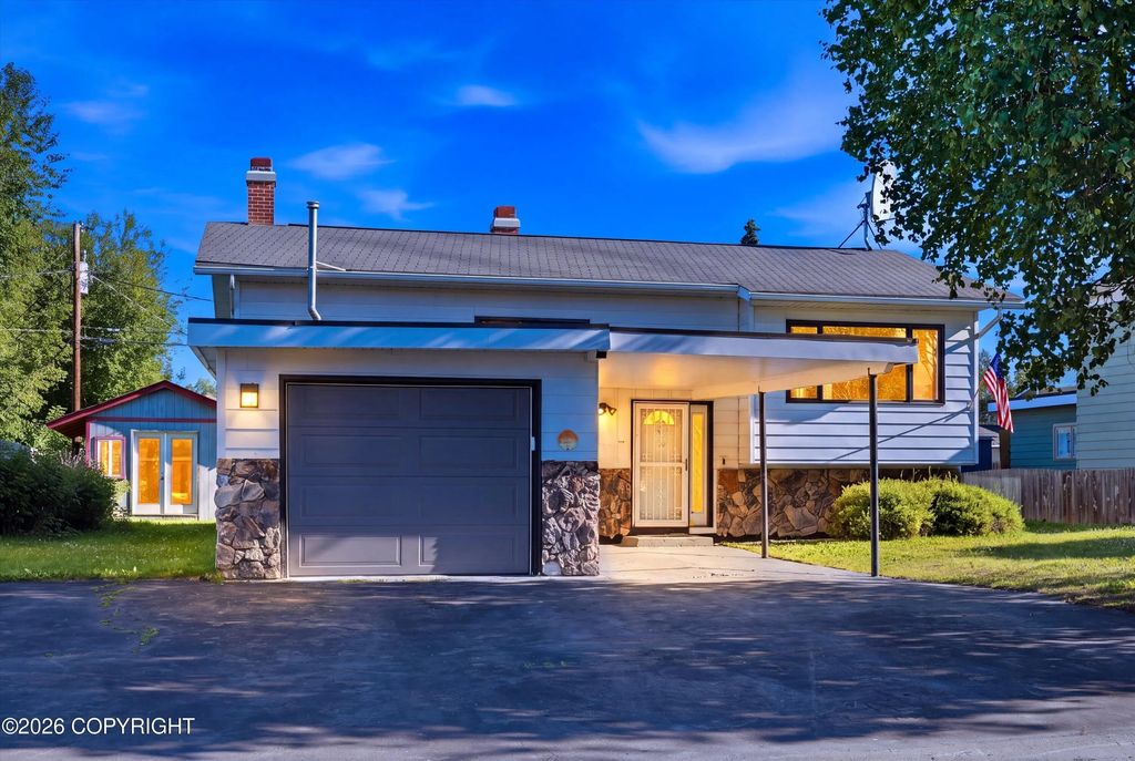 8015 E 3rd Avenue, Anchorage