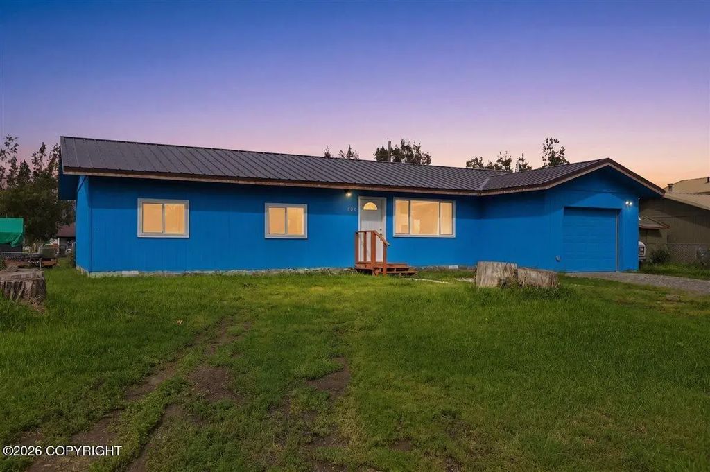 505 E Gold Key Lane, Palmer