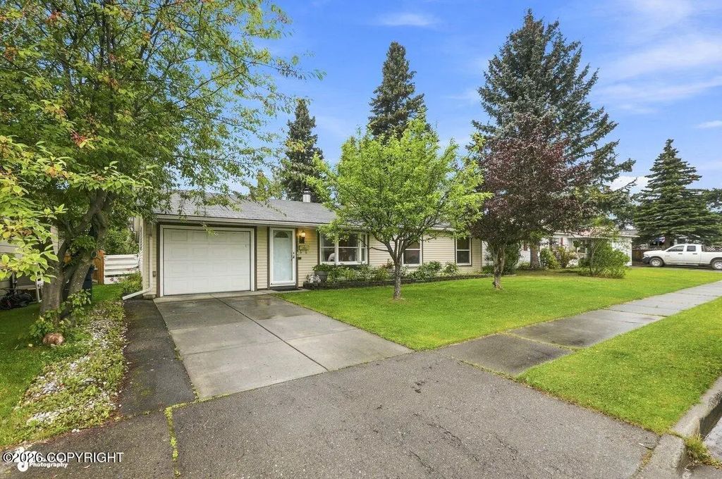 820 Dogwood Street, Anchorage