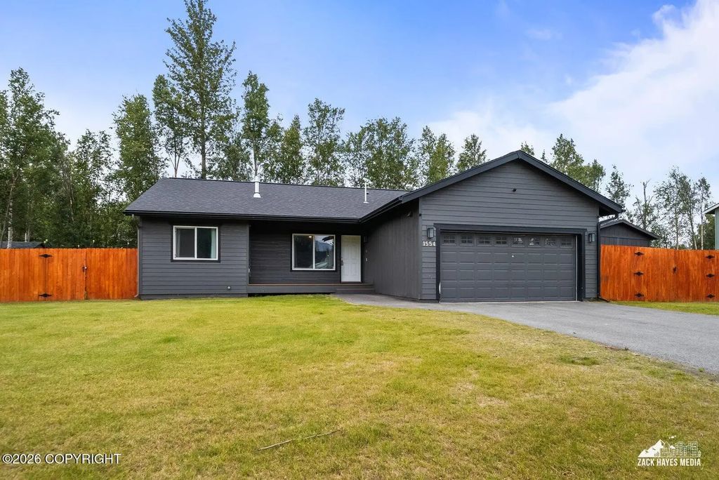 1554 E Hidden Ranch Loop, Palmer