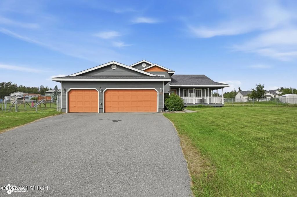 1300 S Pinnacle Mountain Drive, Palmer
