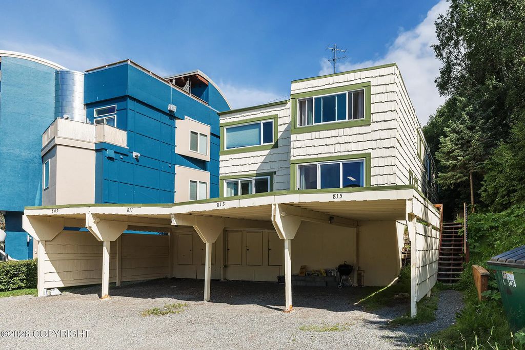 809 O Place, Anchorage