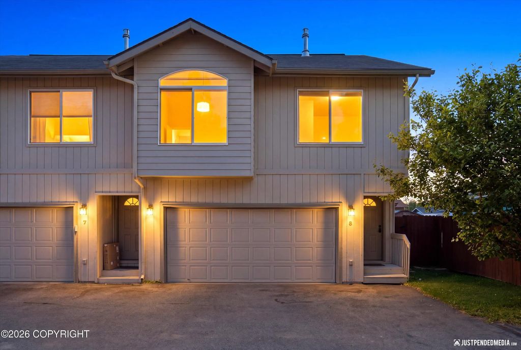 207 Dailey Avenue #8, Anchorage