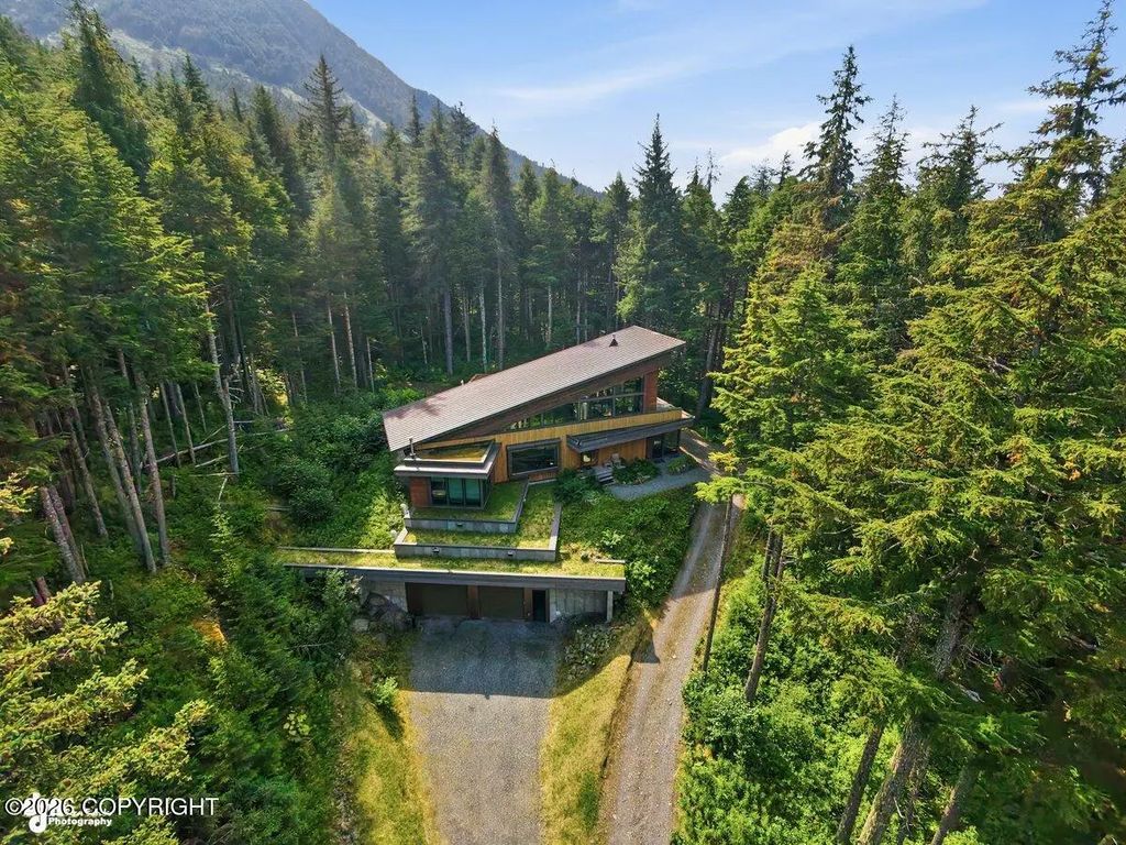 891 Vail Drive, Girdwood