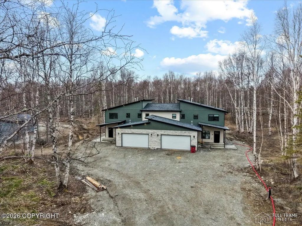 7442 N Paw Street #2, Wasilla
