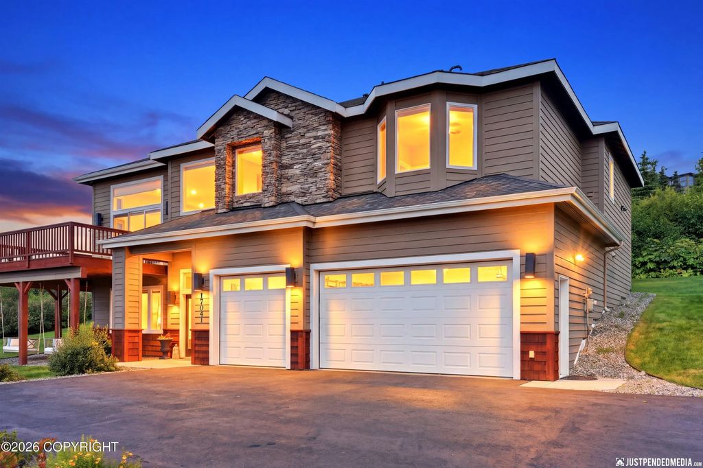 17041 Briarcliff Pointe Circle, Anchorage