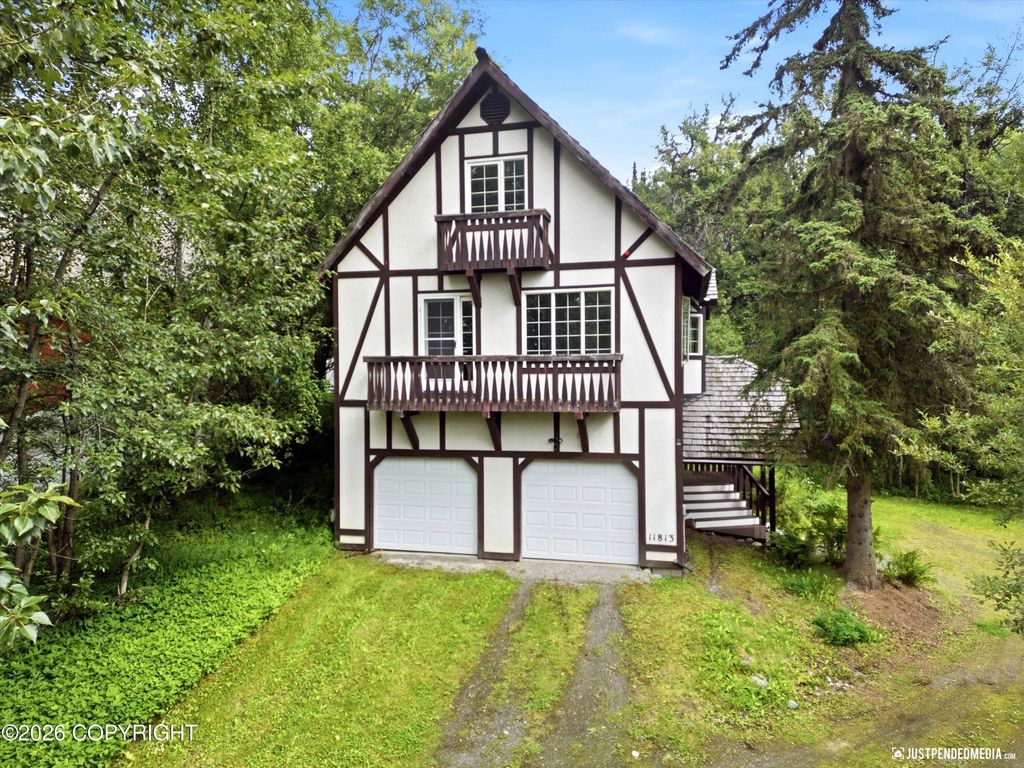 11813 Birch Hills Drive, Eagle River