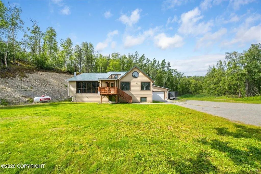 7400 N Mccarrey Street, Palmer