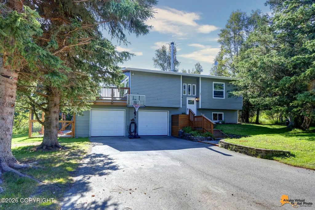 12459 Ridge Place, Anchorage
