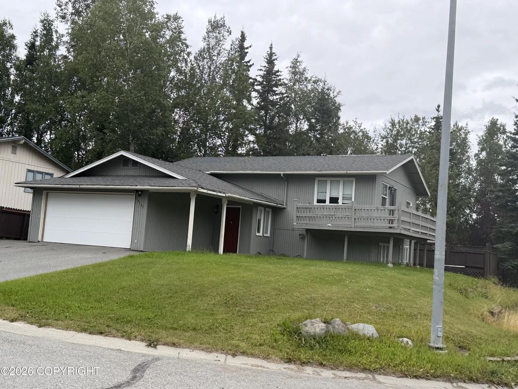 16143 Mammoth Court, Eagle River