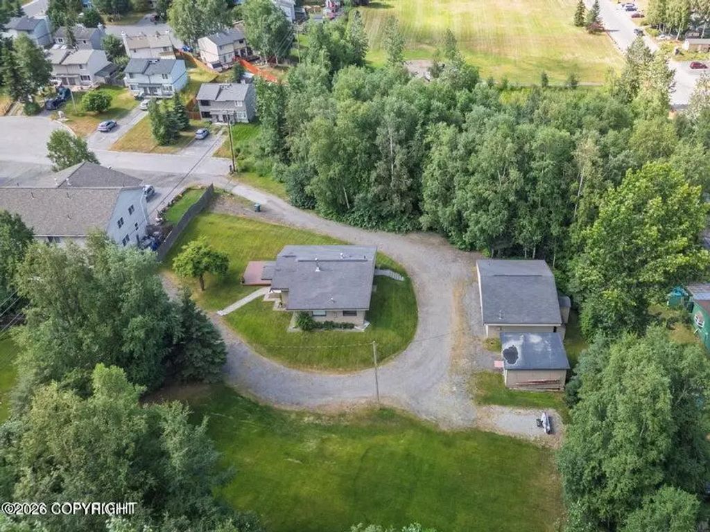 221 Creekside Street, Anchorage