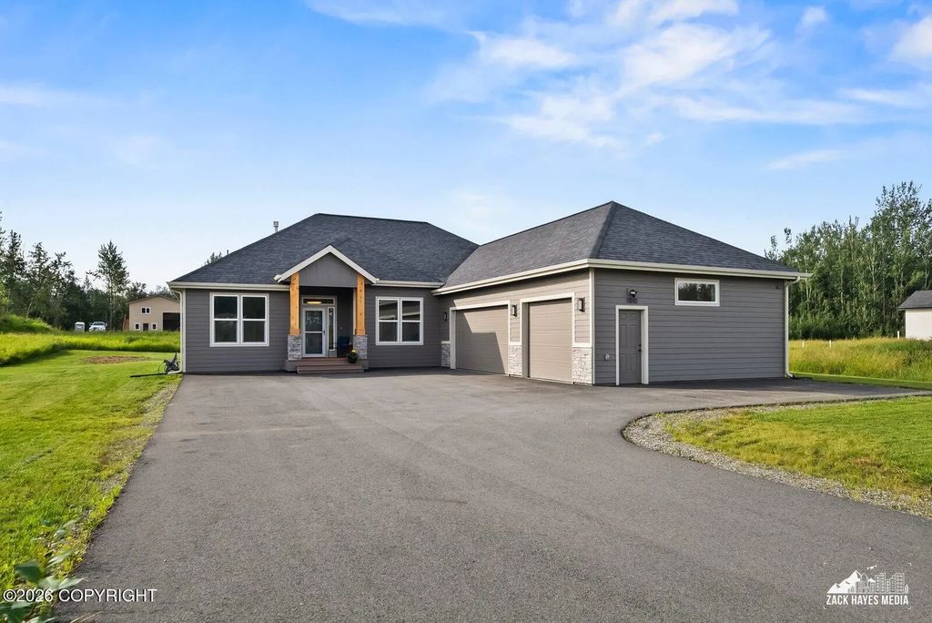 11810 E Apple Circle, Palmer