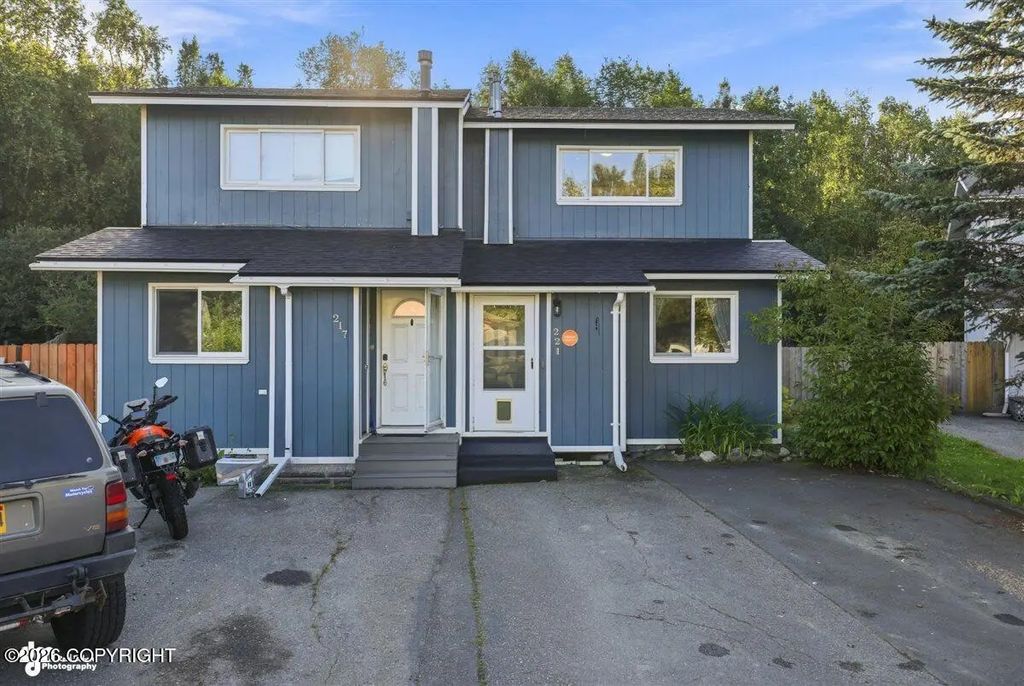 221 Orange Leaf Circle, Anchorage