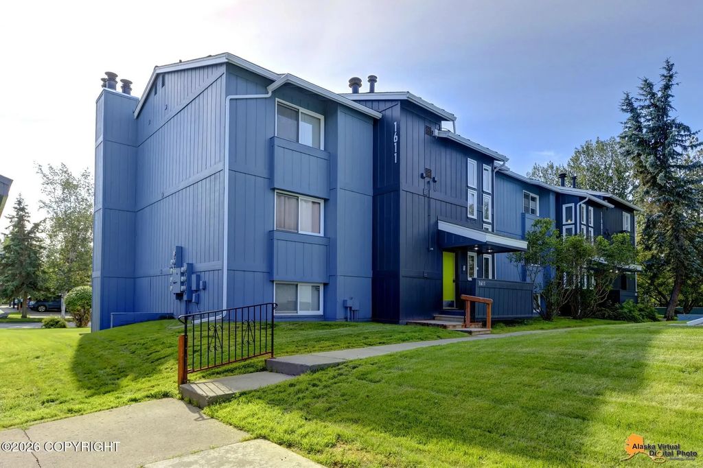 1611 Eastridge Drive #202, Anchorage