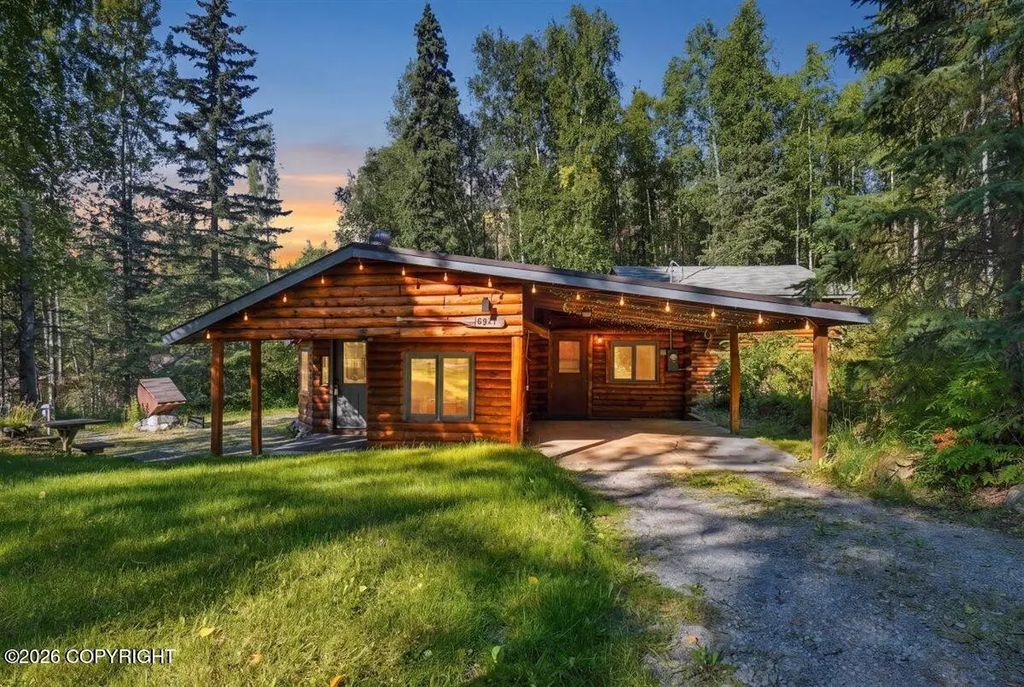 16921 Foothill Avenue, Eagle River