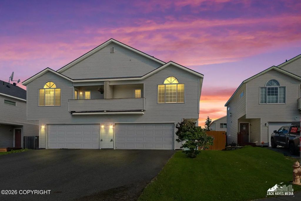 233 Whisper Knoll Circle #b, Anchorage