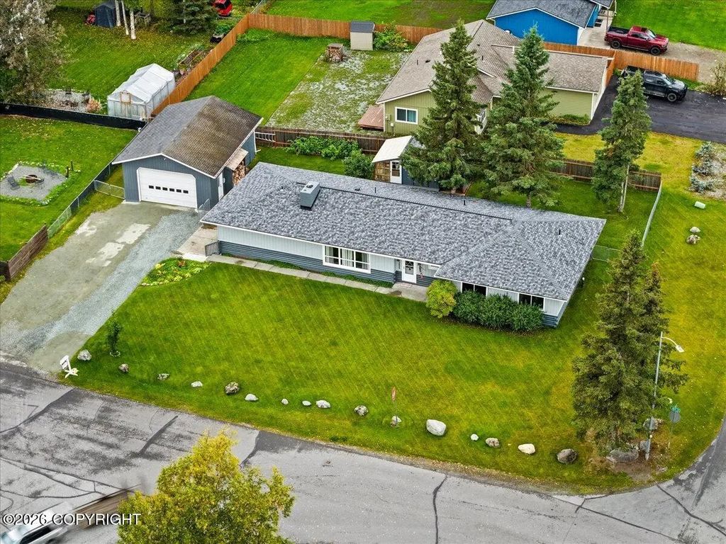 12606 Iris Way, Eagle River