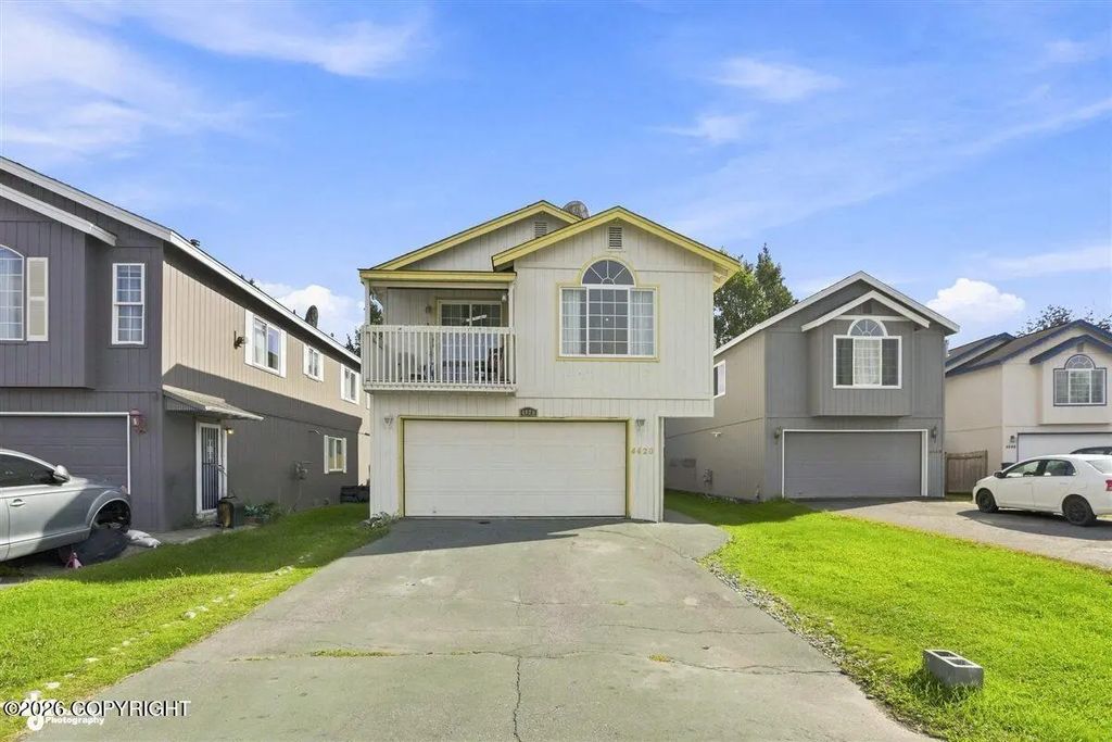 4420 W West Lake Circle, Anchorage