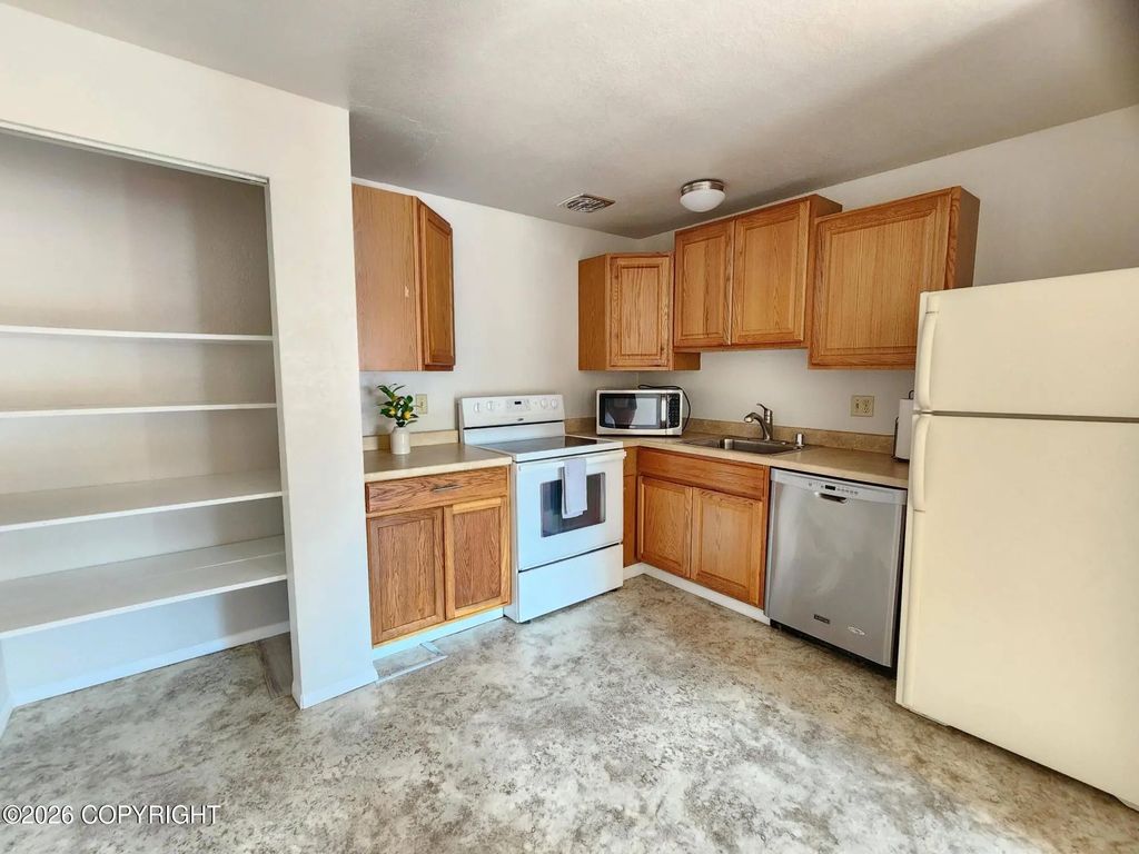 4512 Reka Drive #4512, Anchorage