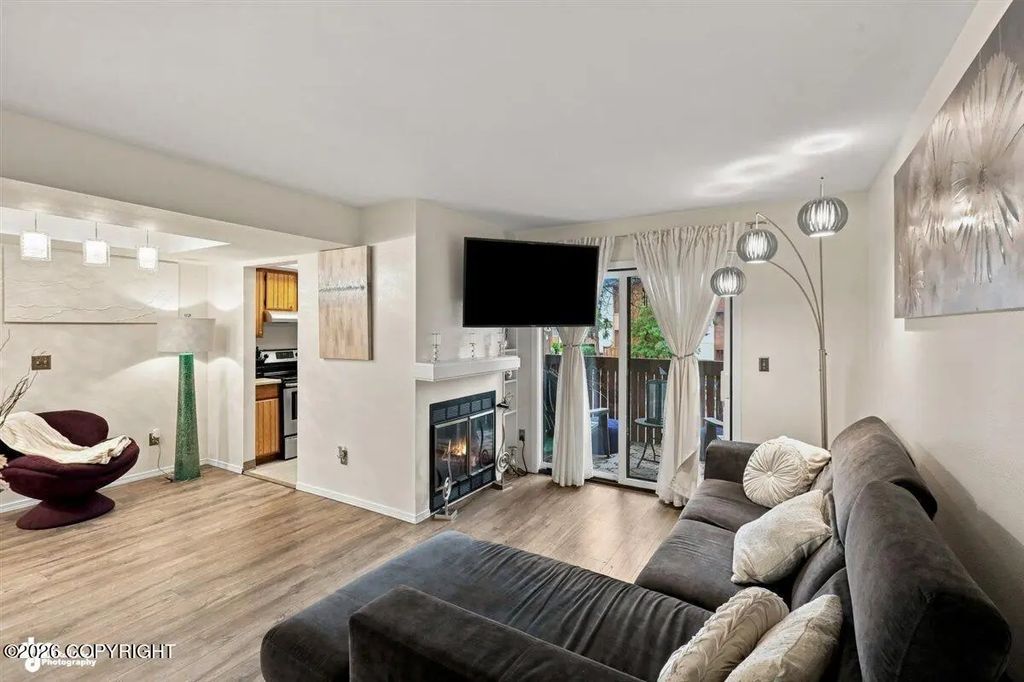 7220 Huntsmen Circle #6b, Anchorage