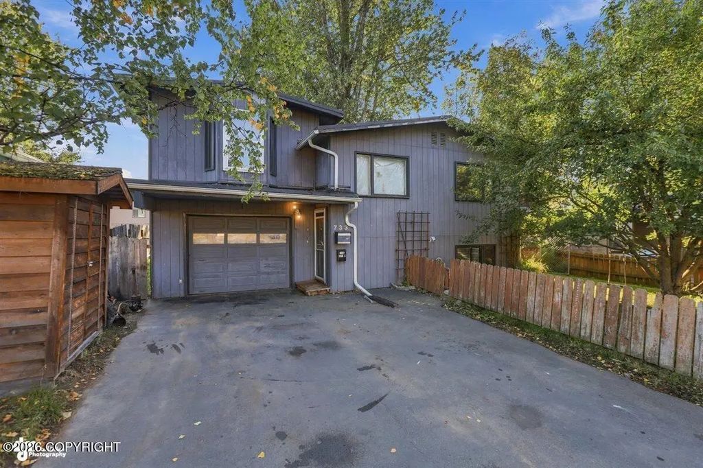 733 Price Street, Anchorage