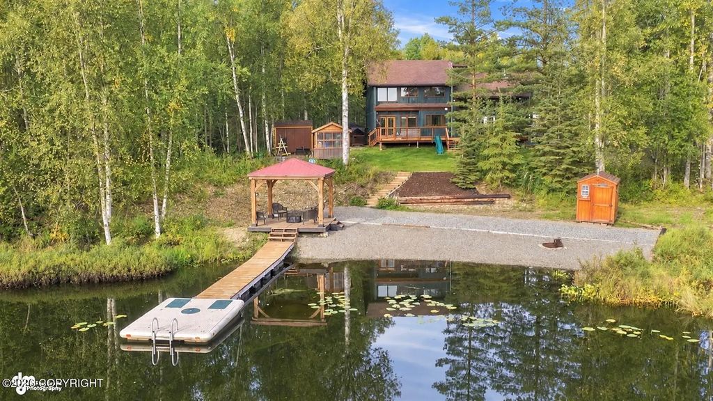 420 S Lakeshore Court, Wasilla