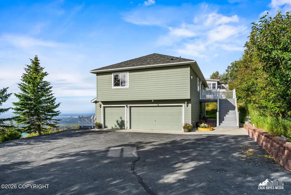 10840 Stroganof Drive, Anchorage