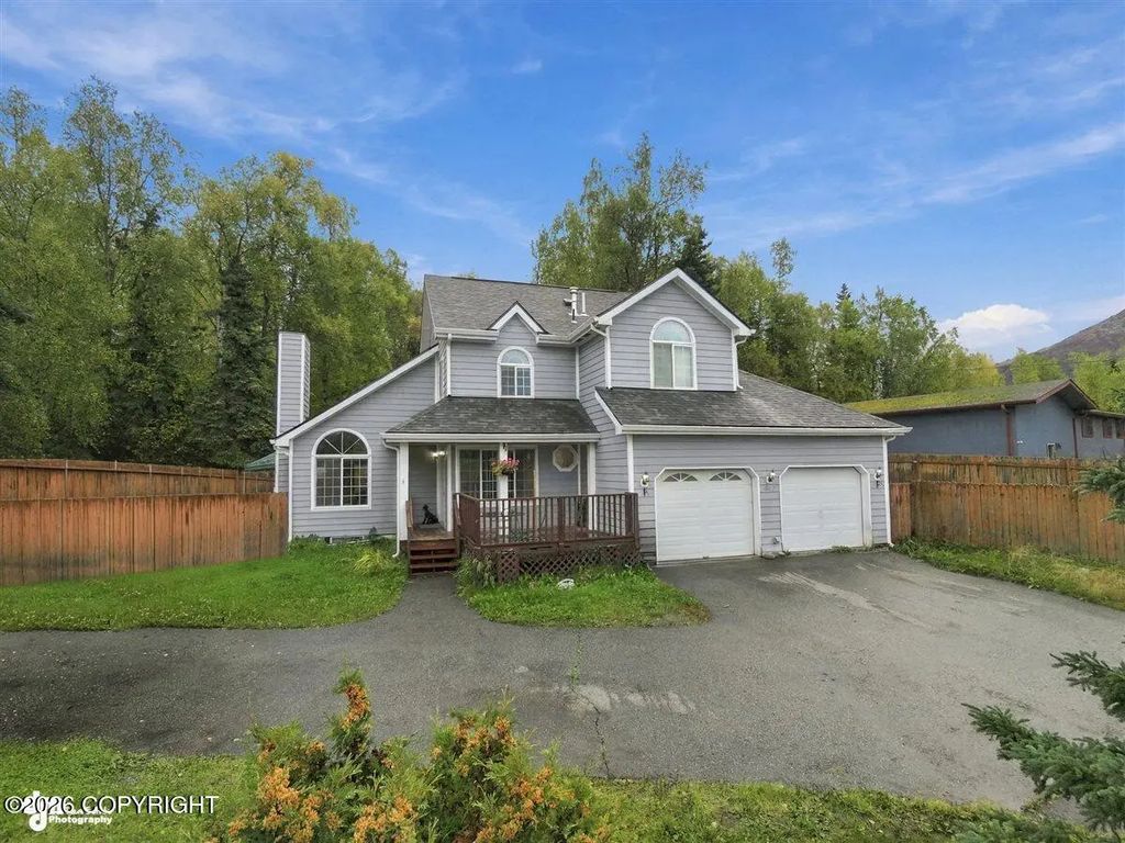 10127 Crest View Lane, Eagle River