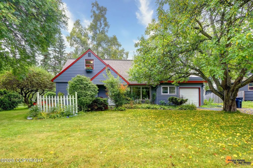 2207 Turnagain Parkway, Anchorage