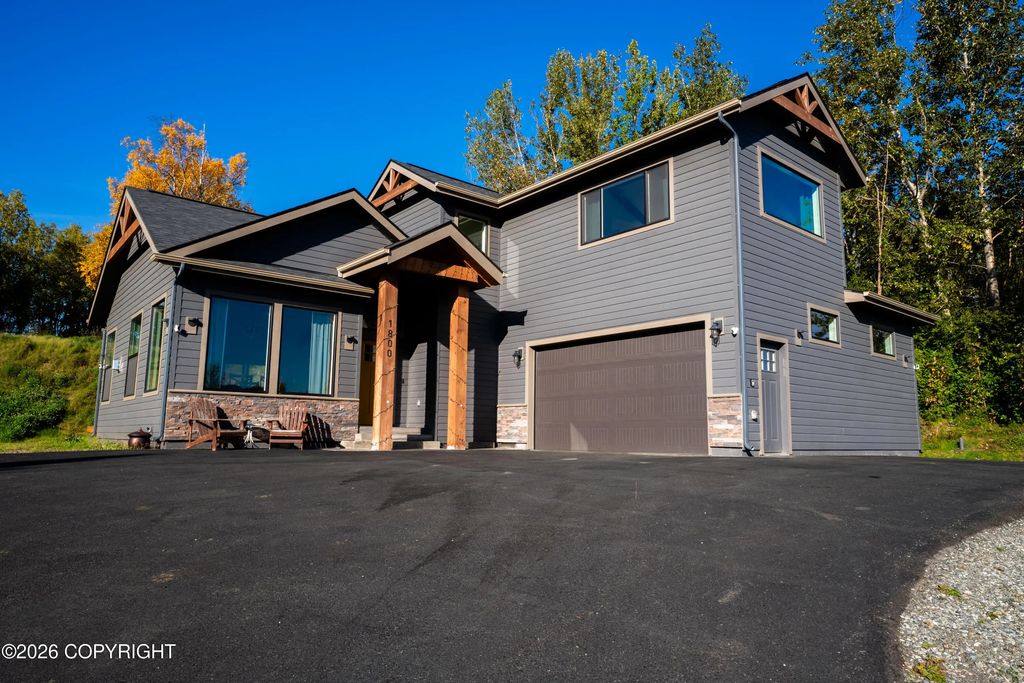 1800 N Equestrian Place, Palmer