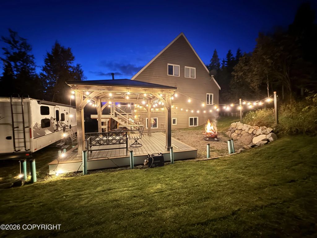 15711 Stanwood Circle, Anchorage