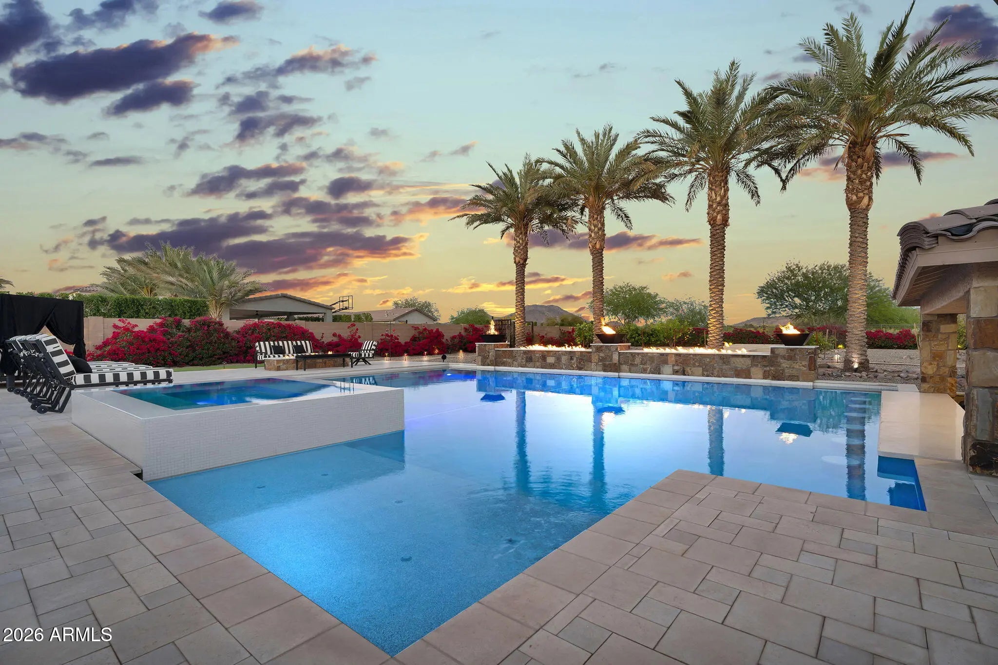 Photo of Listing #6995697